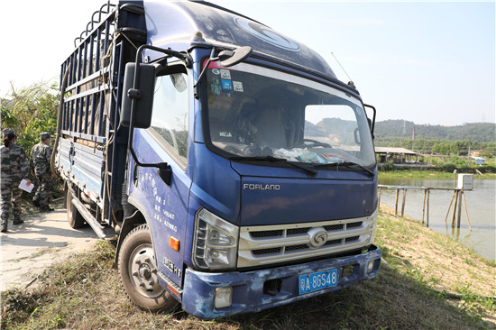 陆军综合训练基地：鱼苗扶贫，情暖贫困群众心田